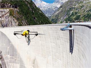 Thiết bị bay không người lái (UAV)<br/>khảo sát tình trạng bề mặt công trình